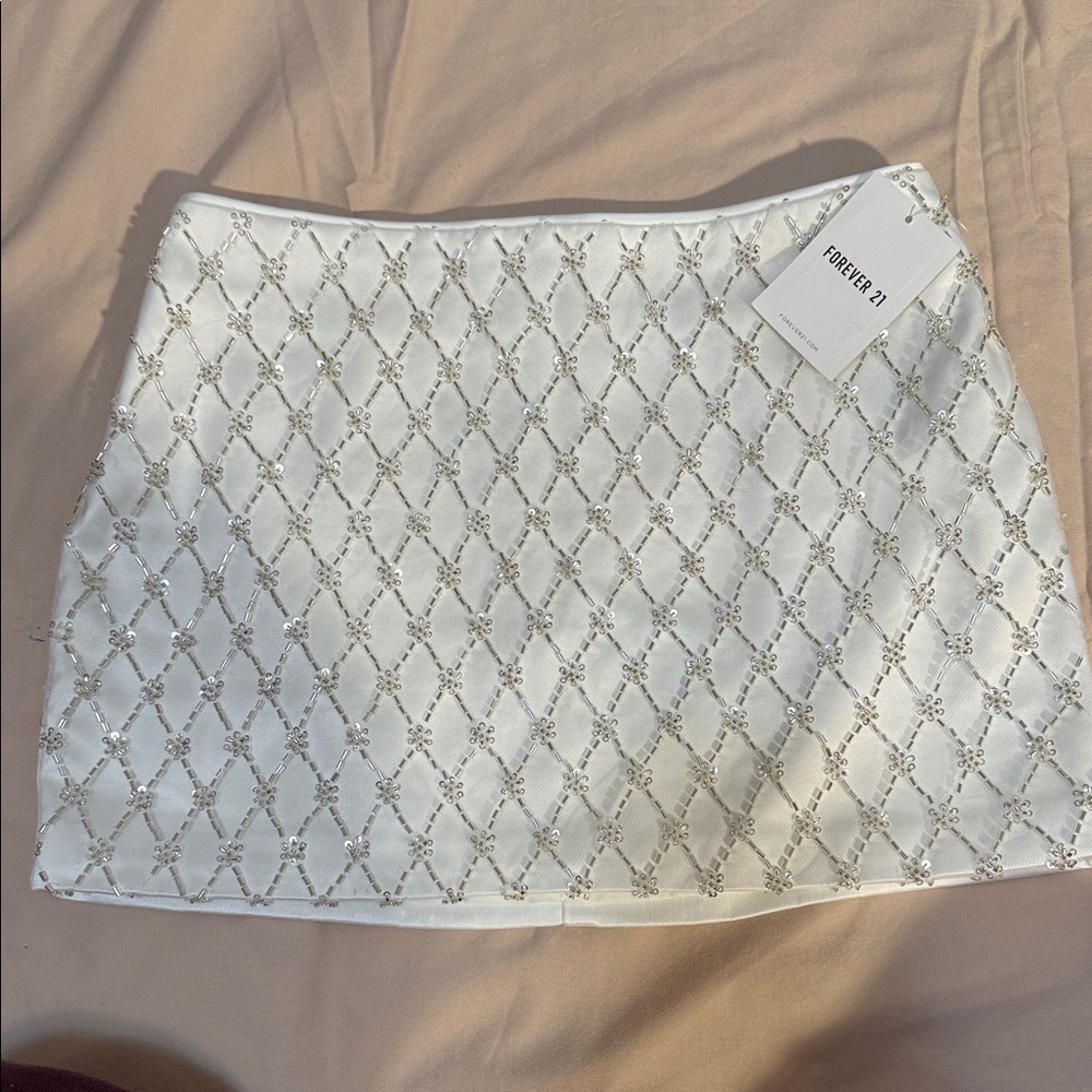 Forever 21 White Diamond Pattern Mini Skirt